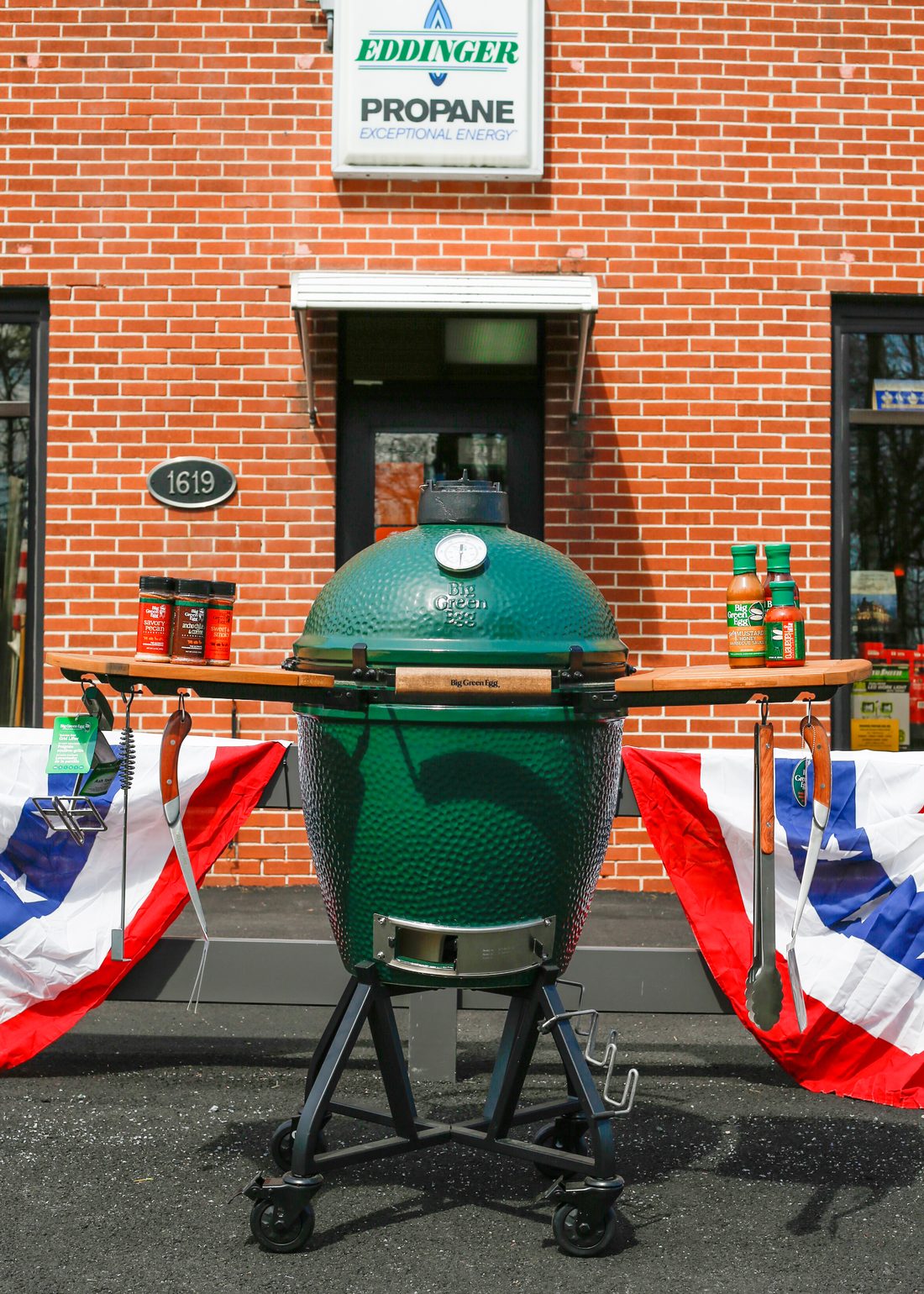 Big Green Egg kamado cooker at Eddinger's